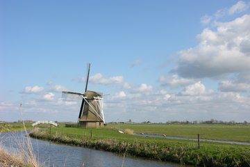 Warga, de Hempenserpoldermolen is een poldermolen anderhalve kilometer ten noorden van het Friese dorp Warga, bouwjaar 1863. 